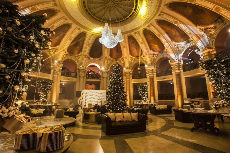 Illumina le tue feste: idee per arredamenti natalizi da sogno per eventi speciali